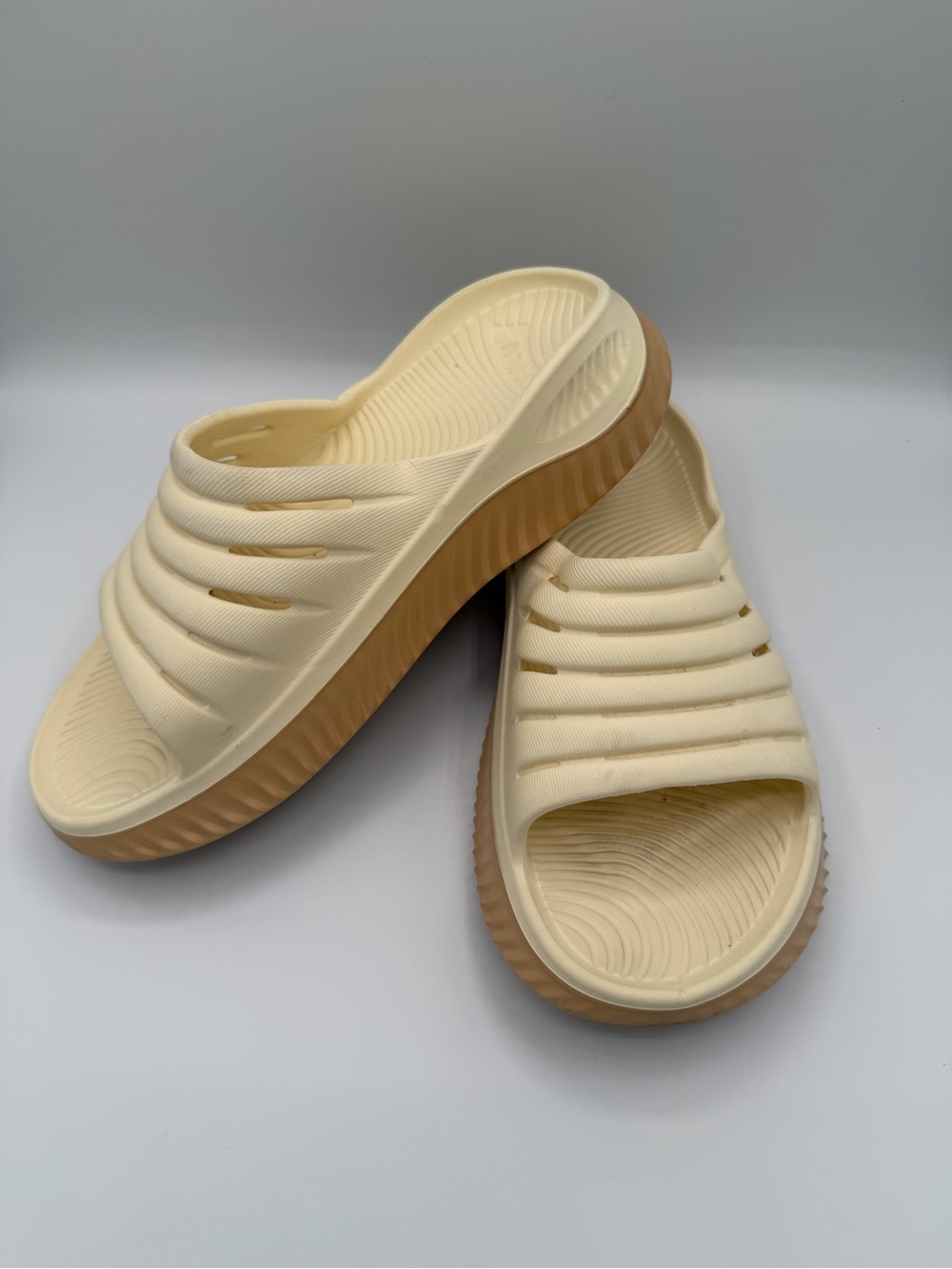 Kualiu Neutral Cream Slide Sandals with Gum-Textured Sole